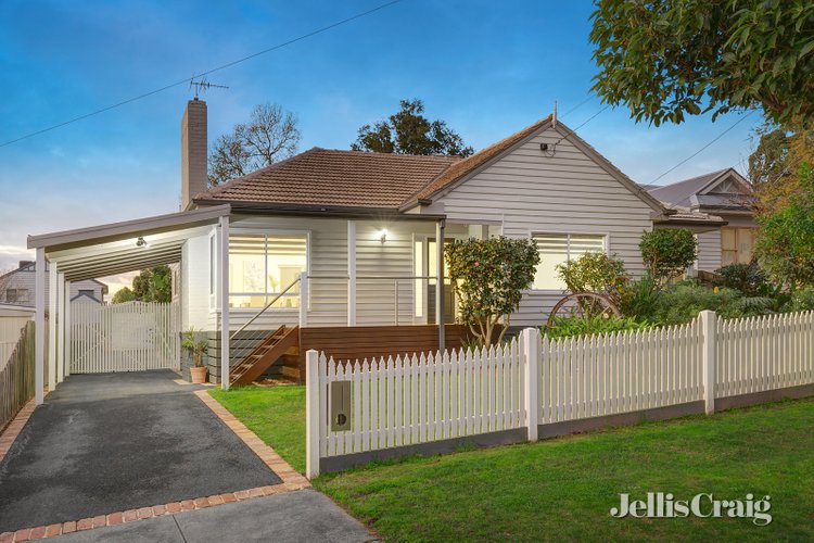 15 Erica Crescent Heathmont 3135