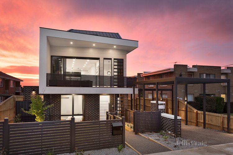 1/5 Flower Street Essendon 3040