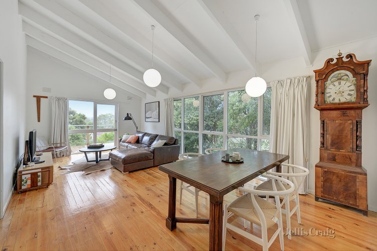 15 Frank Street Box Hill South 3128