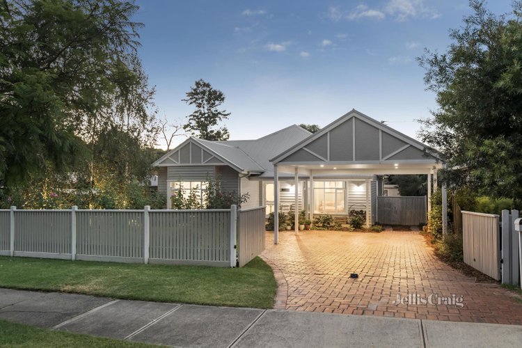 15 Helene Street Eltham 3095