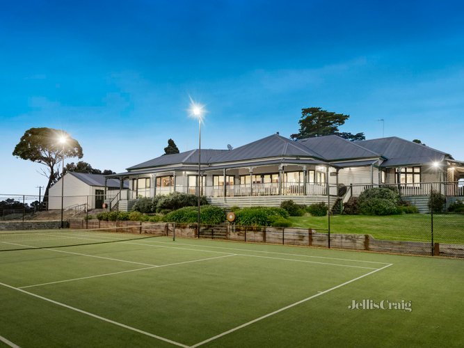 15 Henley Road Kangaroo Ground 3097