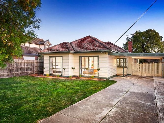 15 Henshall Road Strathmore 3041