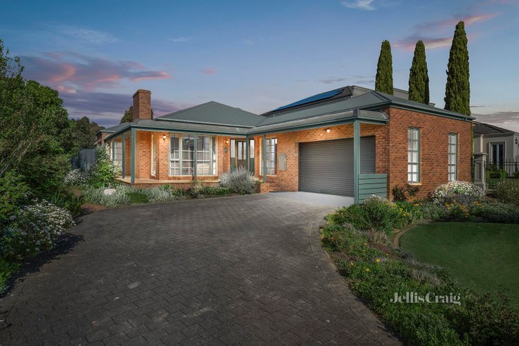 15 Hilledge Lane Mooroolbark 3138