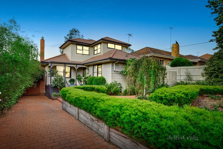 15 Hollsmoor Road Camberwell 3124