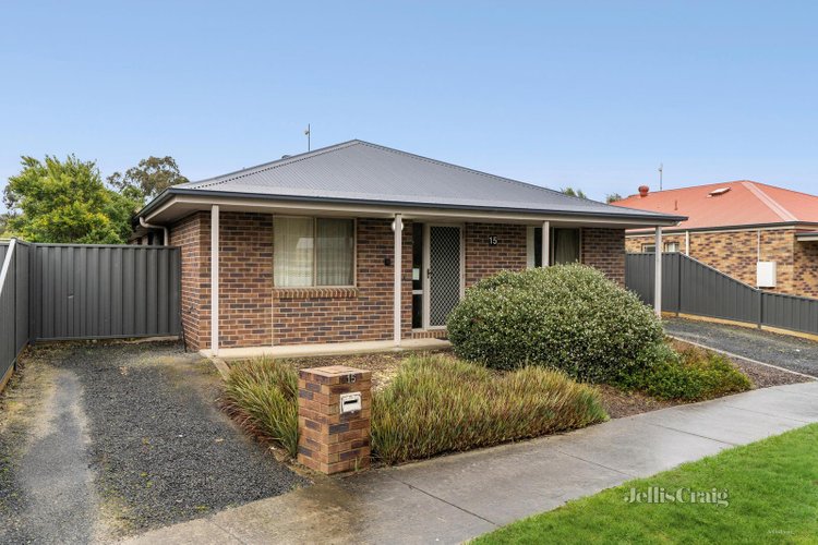 15 Jemacra Place Mount Clear 3350