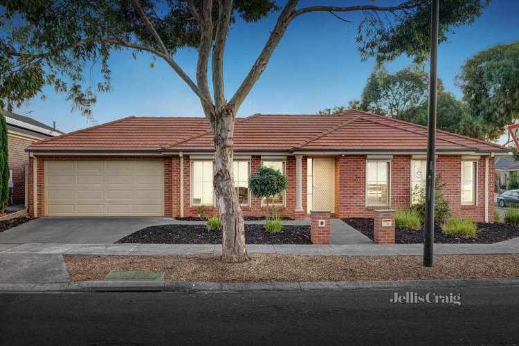 15 Jindabyne Avenue South Morang 3752