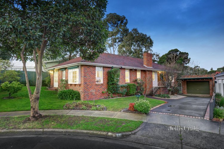 15 Jobert Court Blackburn South 3130