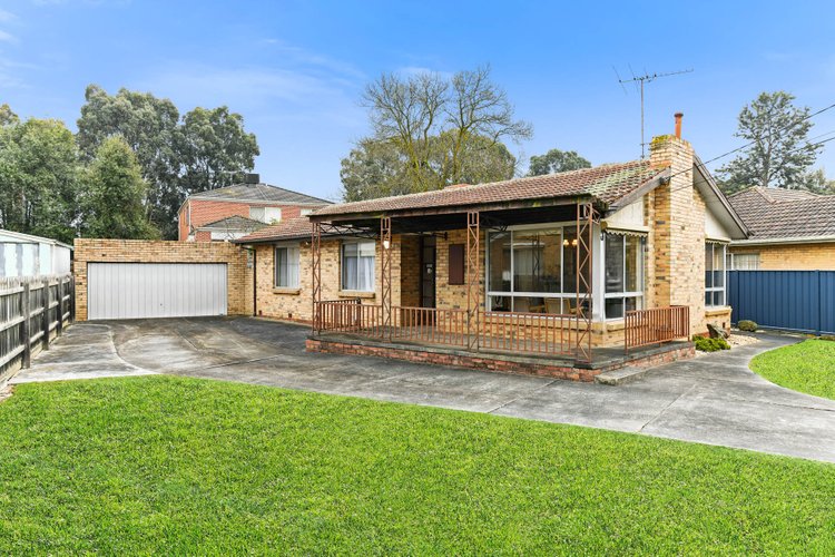15 Kauri Grove Glen Waverley 3150