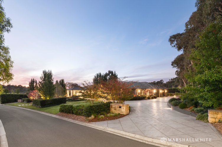 15 Lakeside Drive