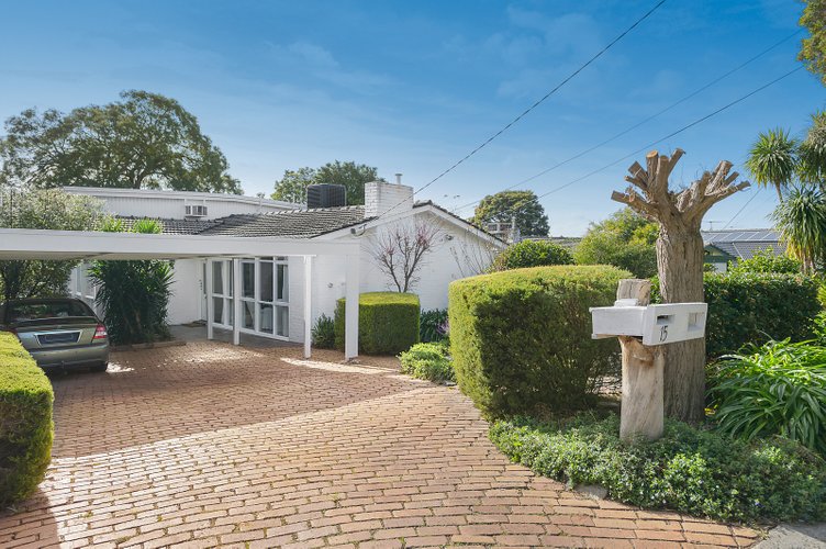 15 Lemana Crescent Mount Waverley 3149