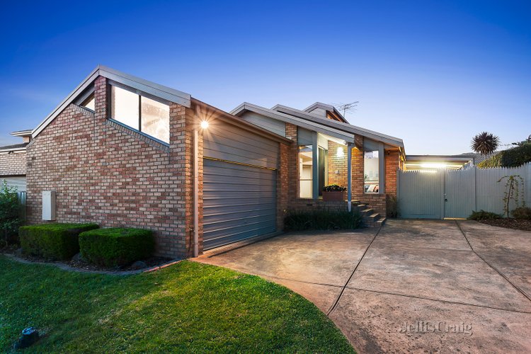 15 Liat Way Greensborough 3088