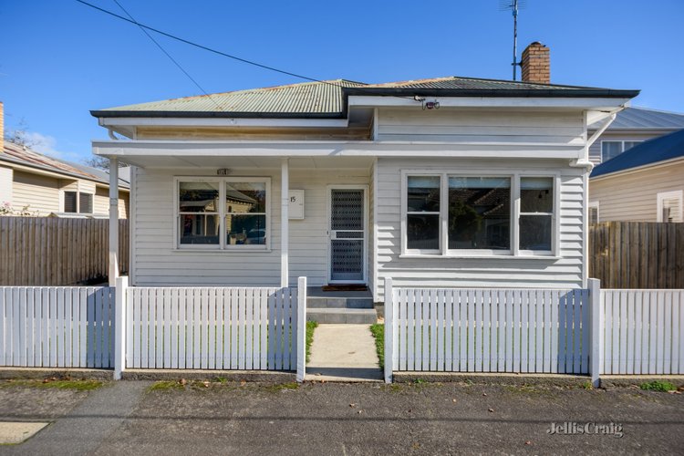15 Loch Avenue  Ballarat Central 3350