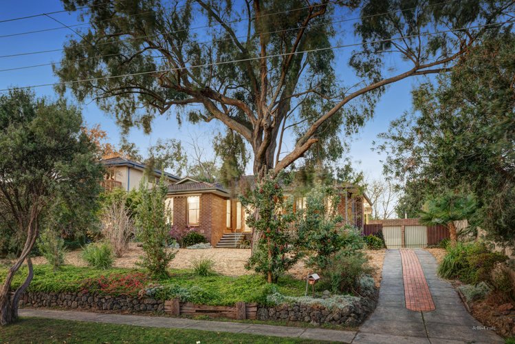 15 Masefield Avenue Mooroolbark 3138