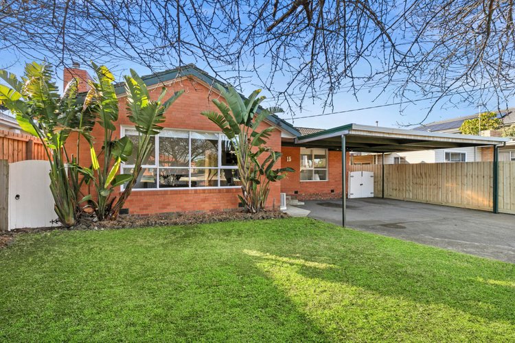 15 Oxford Street  Whittington 3219