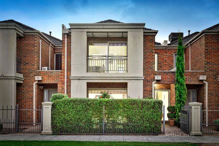 15 Parkway Lane Mitcham 3132