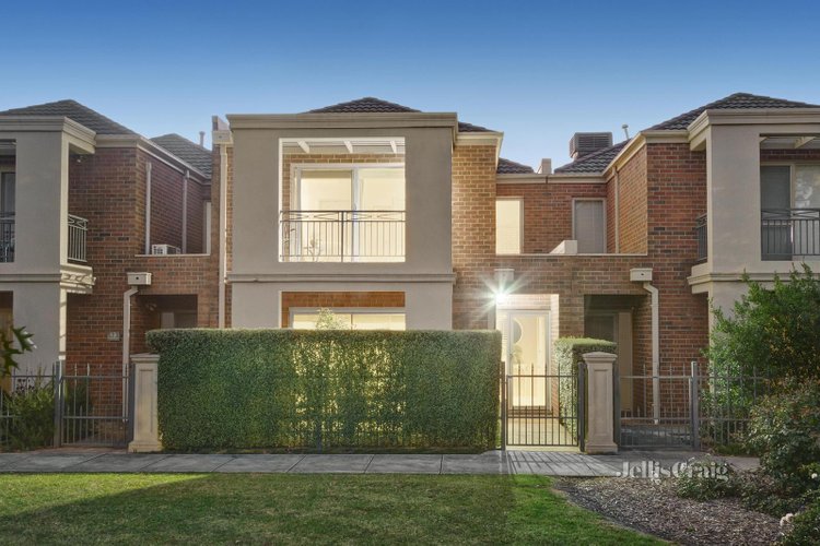 15 Parkway Lane Mitcham 3132