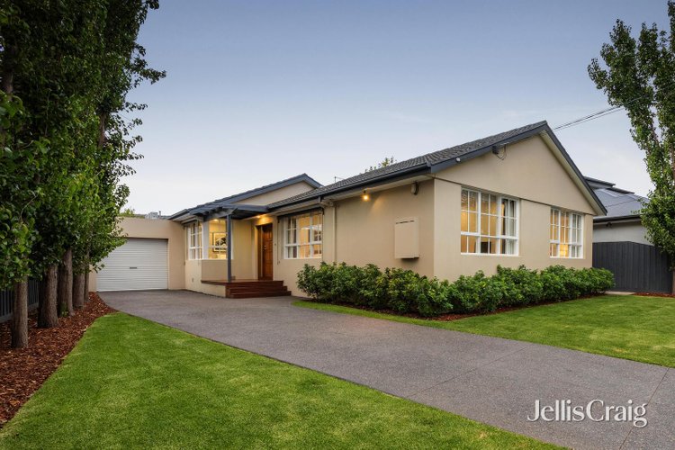 15 Pasadena Crescent Bentleigh East 3165