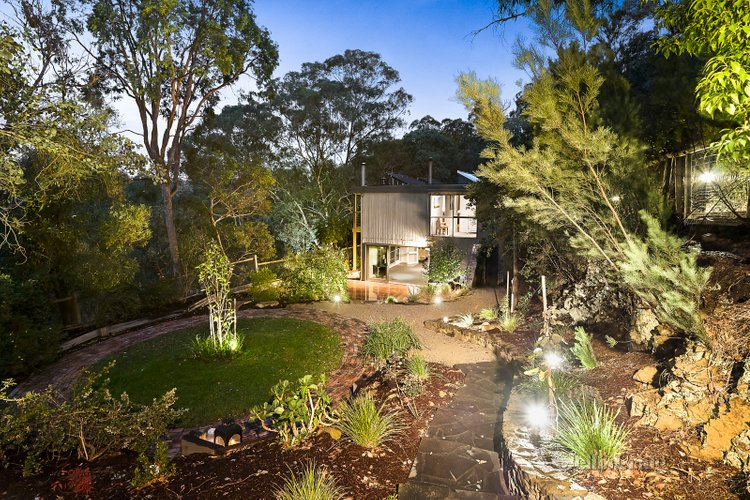 15 Pigeon Bank Road North Warrandyte 3113