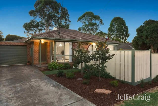 15 Sherlowe Crescent Viewbank 3084