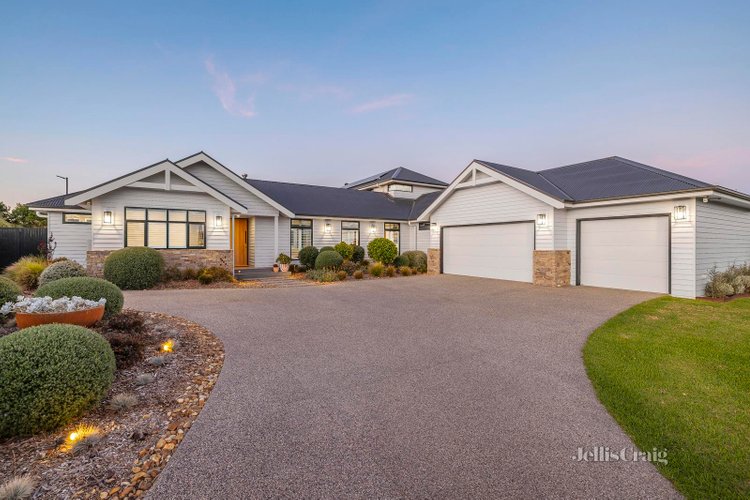 15 Silverwood Drive Mornington 3931