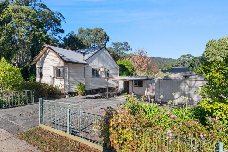 15 Stuart Street The Basin 3154