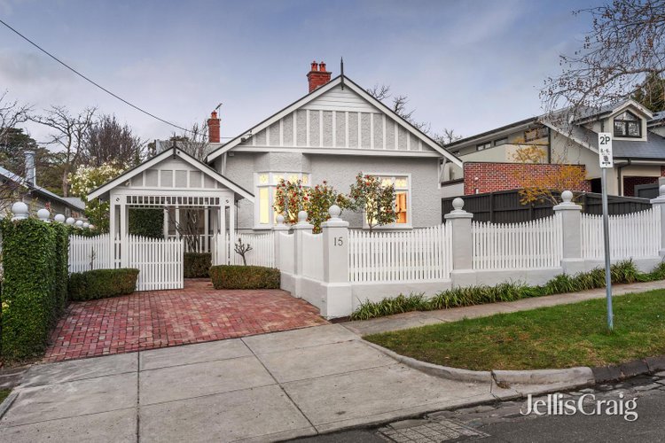 15 Suffolk Road Surrey Hills 3127