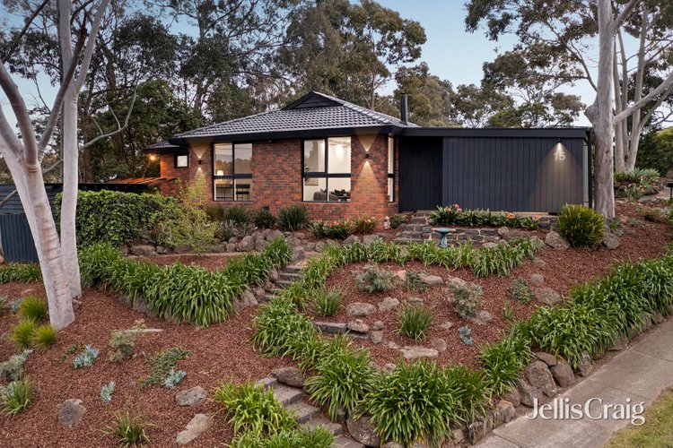 15 Sunderland Rise Greensborough 3088