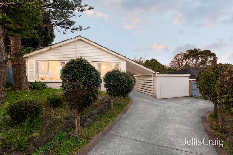15 Thompson Street Glen Waverley 3150
