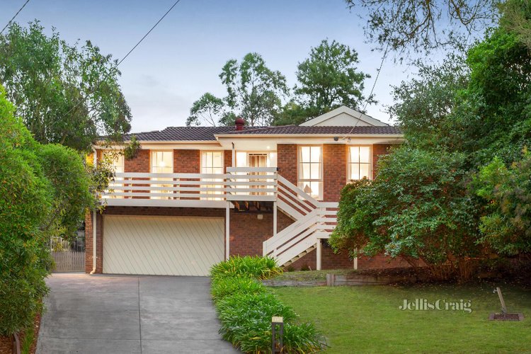 15 Toorac Drive Briar Hill 3088
