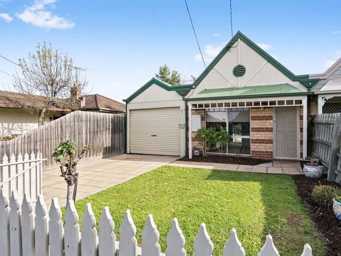15 Valerian Avenue Altona North 3025