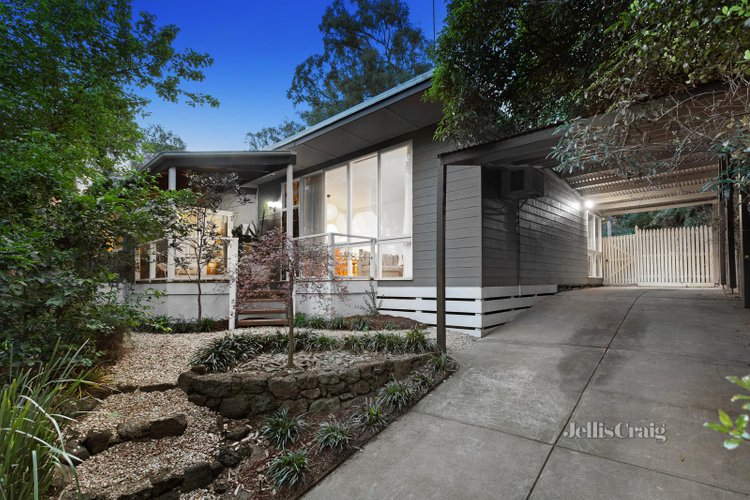 15 Valley Road Research 3095