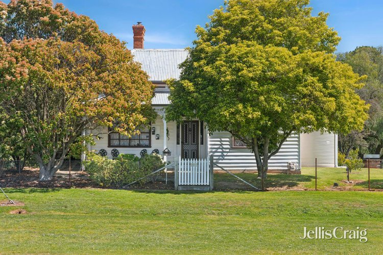 15 Warnock Street Maldon 3463