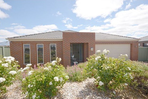 15 Waterside Drive Miners Rest 3352