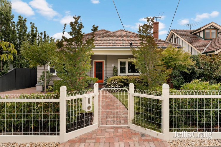 15 Williamson Avenue Strathmore 3041