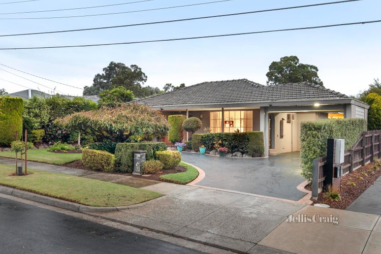 15 Wiluna Court Briar Hill 3088