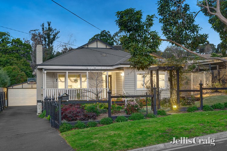 15 Wood Street Ringwood East 3135