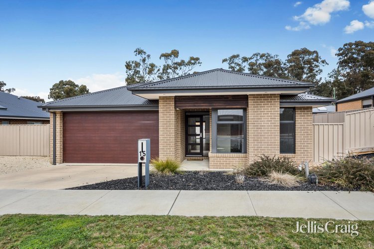 15 Woodman Drive Mckenzie Hill 3451