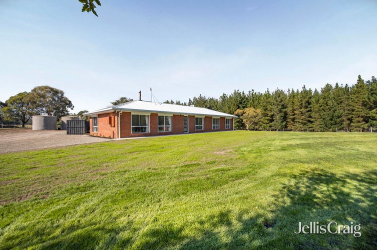 150 Clarkes Road Glen Park 3352