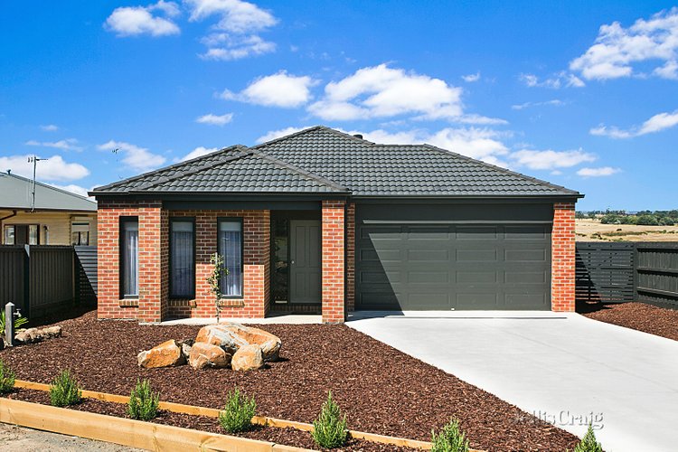 152 High Street Kyneton 3444