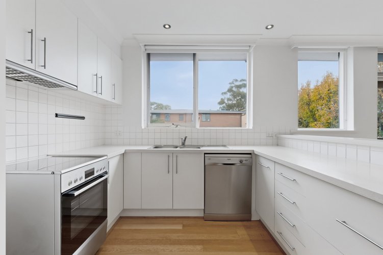 15/31 Dickens Street Elwood 3184