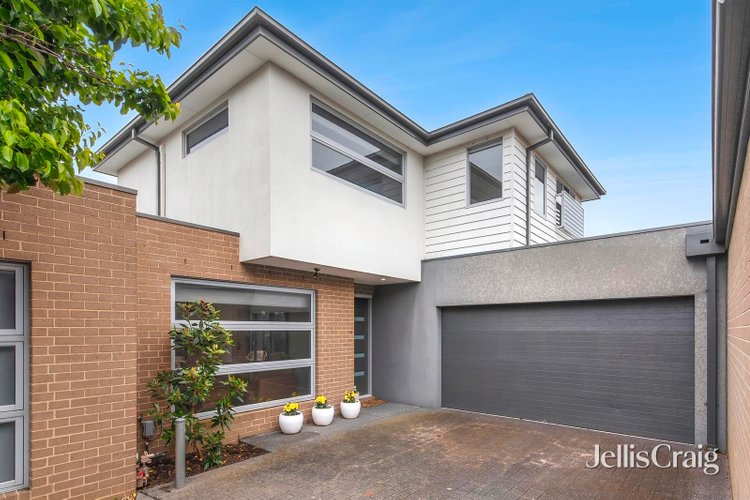 15 47 Green Island Avenue Mount Martha 3934