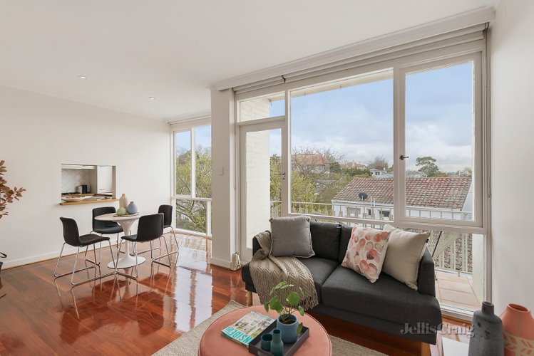 15/5 Selwyn Court Toorak 3142