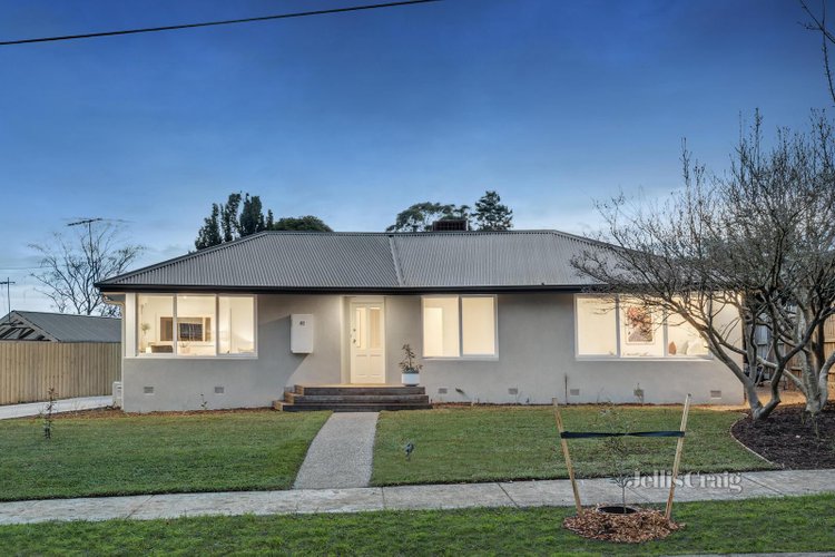 1 57 Struan Avenue Mooroolbark 3138