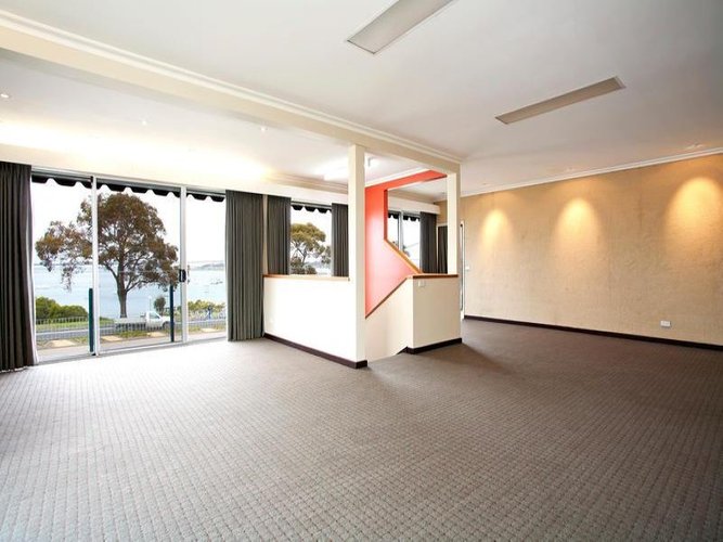 15A The Esplanade, Geelong