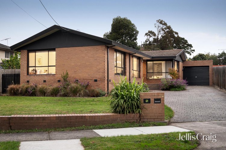 16 Adrian Street Chadstone 3148