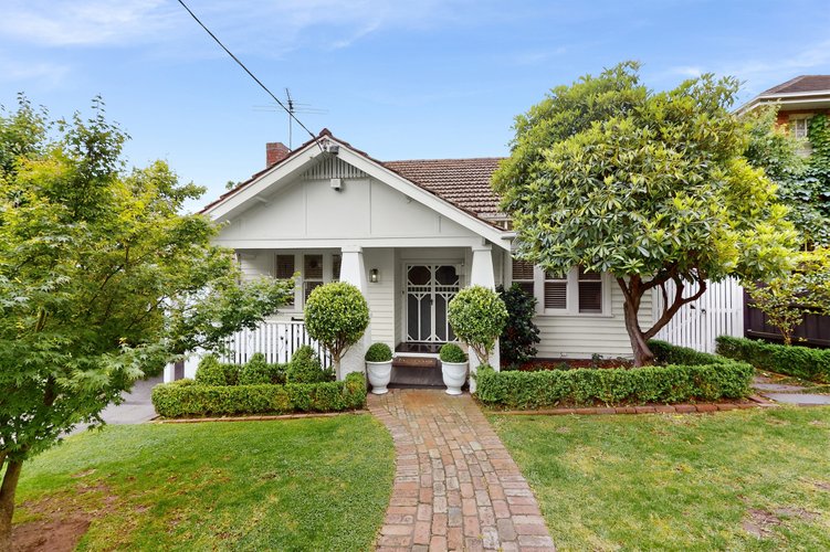 16 Allison Avenue Glen Iris 3146