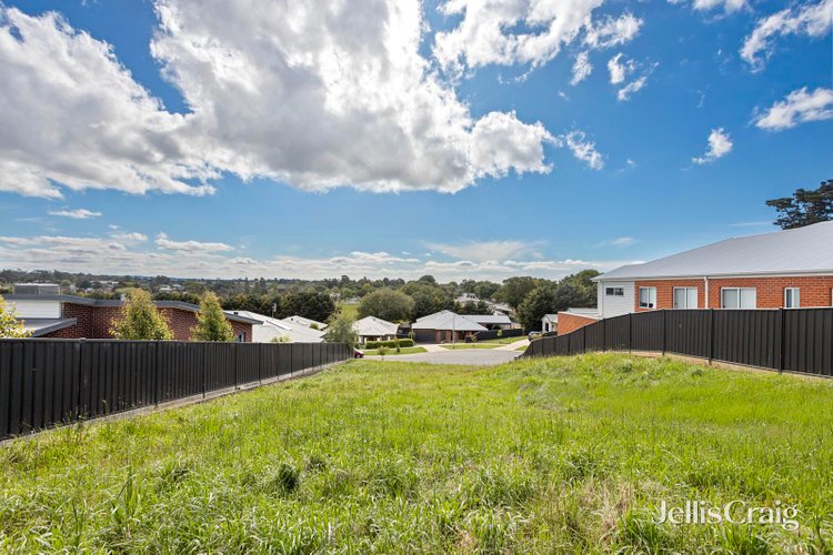 16 Armstrong Court Kyneton 3444