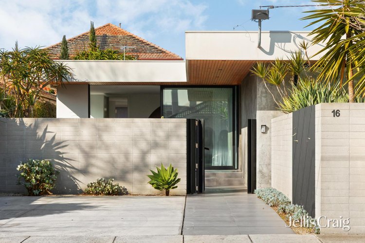16 Attley Grove St Kilda East 3183