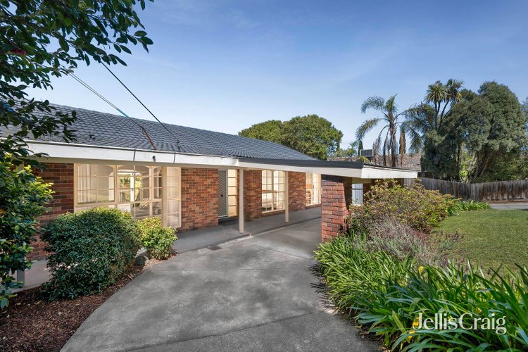 16 Barina Avenue Mooroolbark 3138