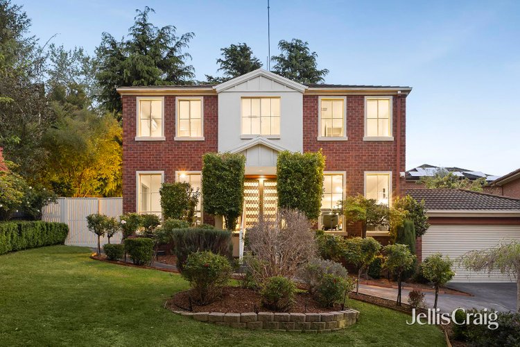 16 Barnsdale Way Ringwood North 3134